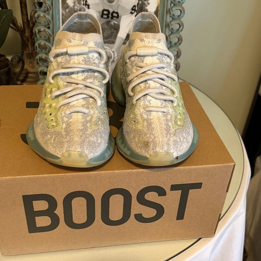 Yeezy Boost 380 (Adidas) - Picture 4 of 8